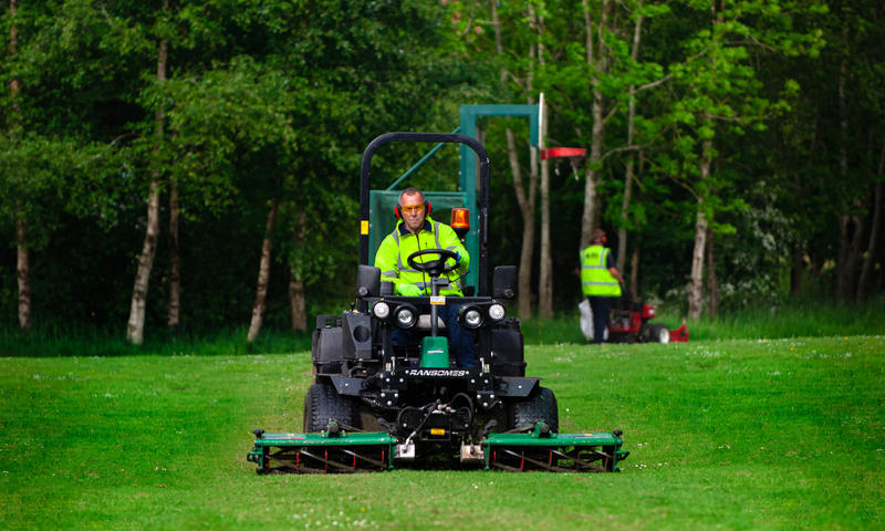 grounds maintenance services in devon